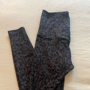 Old Navy cheetah print leggings
